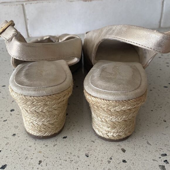 Easy Street Kindly Espadrille Slingback Wedge Gold Metallic Sandals Size 10 - Picture 14 of 14